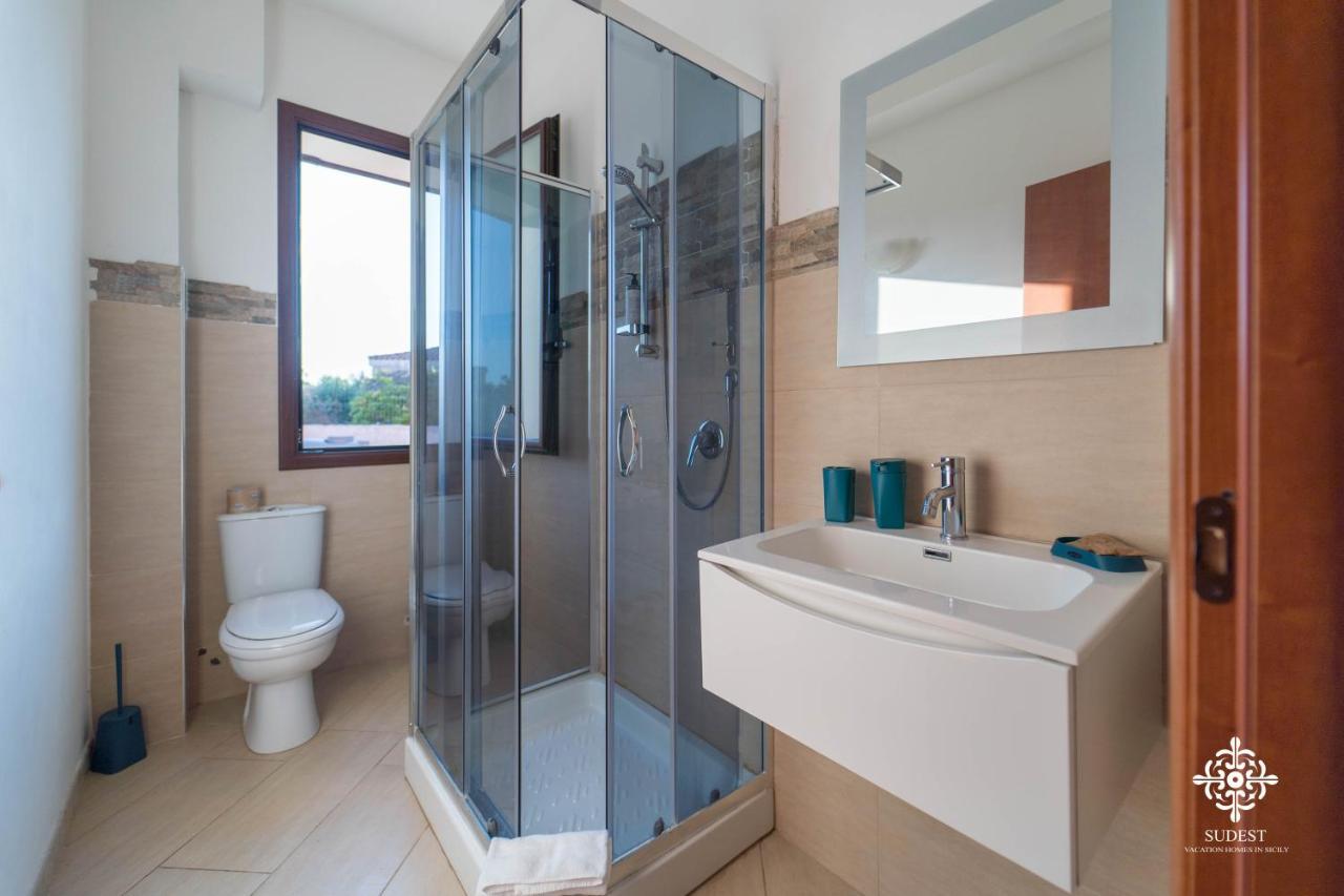 Villa Seaside - Beach Retreat With Jacuzzi Syrakusa Exteriör bild