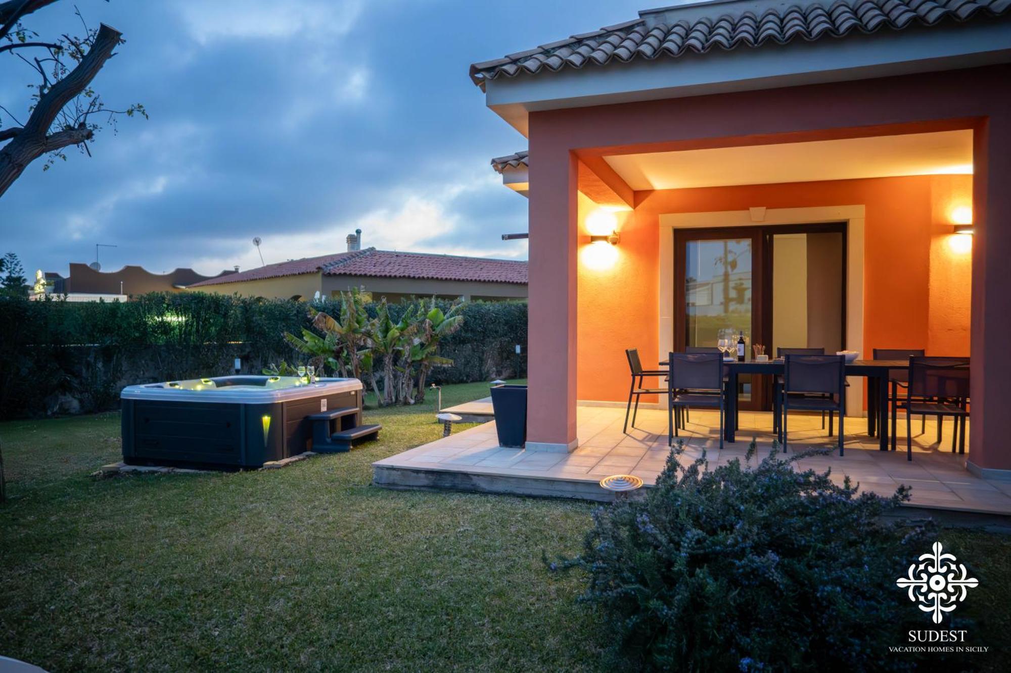 Villa Seaside - Beach Retreat With Jacuzzi Syrakusa Exteriör bild